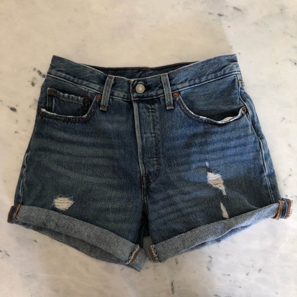 Levi’s 501 Shorts - Picture 4 of 6
